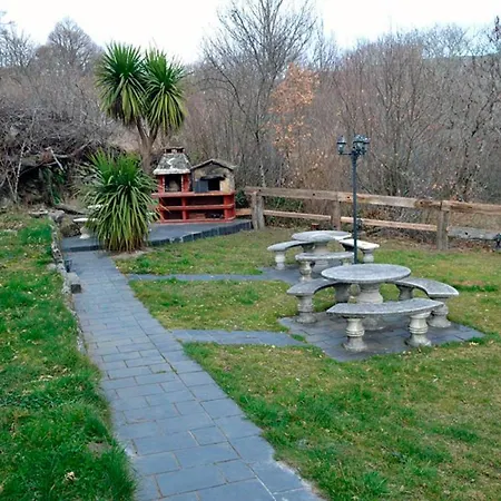 Rural La Casa De Irene * Lubián